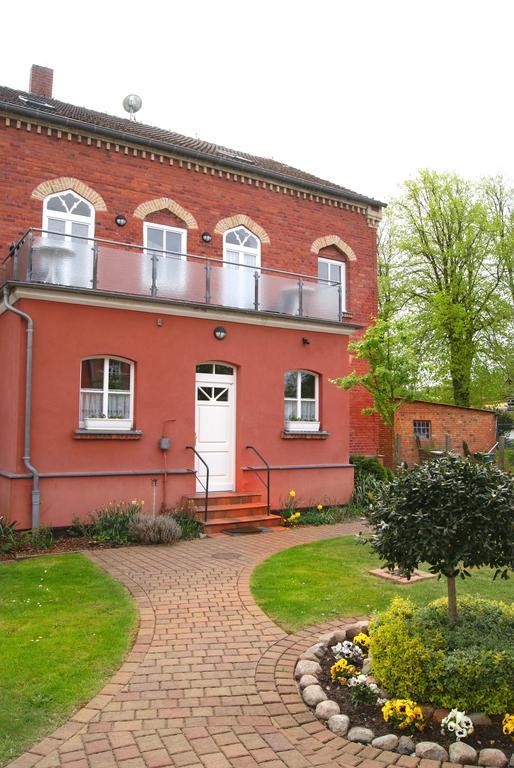 Deluxe Apartments Der "Alten Apotheke" Prerow Exterior photo
